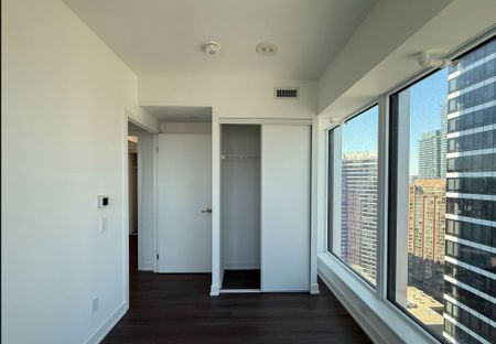 For Lease - 8 Wellesley Street Unit# 4209, Toronto, Ontario - Photo 3