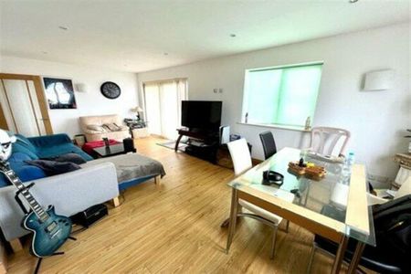 Pacific Close, SO14 - Photo 3