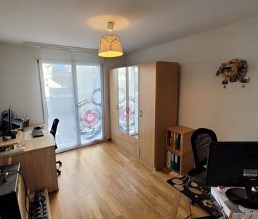 SUPERBE 3 ½ PIECES - Etage élevé et superbe vue sur les préalpes ! - Photo 3