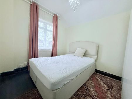 East Acton Lane, East Acton, London, W3 7EG - Photo 2