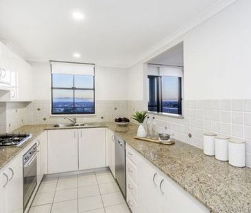 SPACIOUS MODERN LIVING - Photo 4