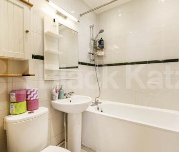 Two double bedrooms modern kitchen spacious lounge & mins to tube a... - Photo 6