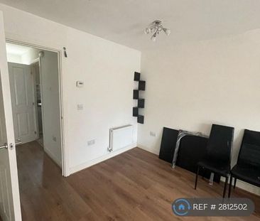 2 bedroom end of terrace house to rent - Photo 2