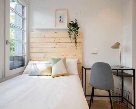 Calle de Alburquerque, Madrid, Community of Madrid 28010 - Photo 5