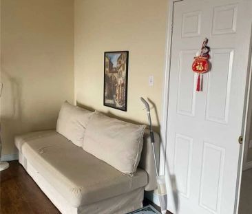 800 Dundas Street W #30 - Photo 1