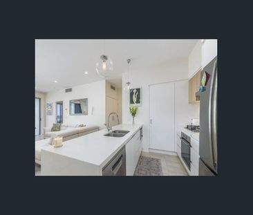 Top-Floor Waterfront Penthouse with Marina & Hinterland Views - Anc... - Photo 6