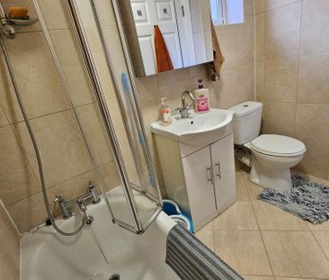 2 bedroom maisonette to rent - Photo 5