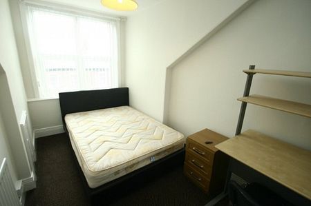 8 Bed - **bills Included** Elmwood Street, City Centre, Sunderland - Photo 2