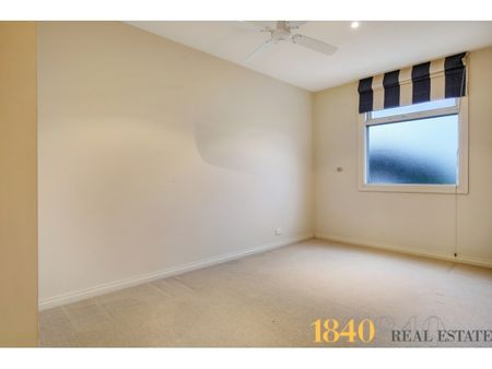 Luxurious and Ideally Located - Photo 5