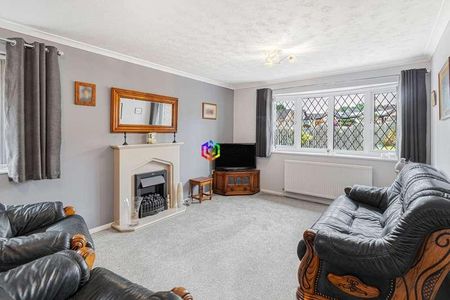 Cleeve Hill Gardens, Waterthorpe, S20 - Photo 2