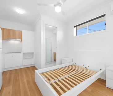 Studio Room - Bills included & Pet Friendly Unit 5 - Photo 4