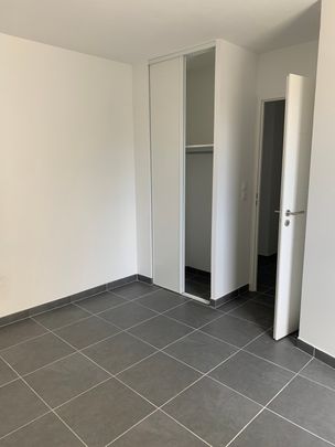 Location Appartement 2 pièces 46m² LES ANGLES 30133 - Photo 1