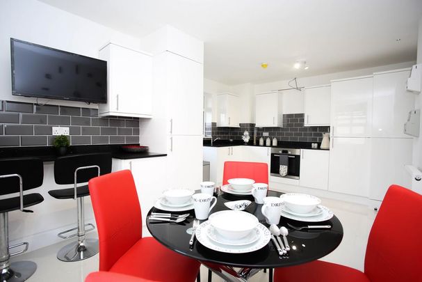 1 bedroom in a house share to rent - Photo 1