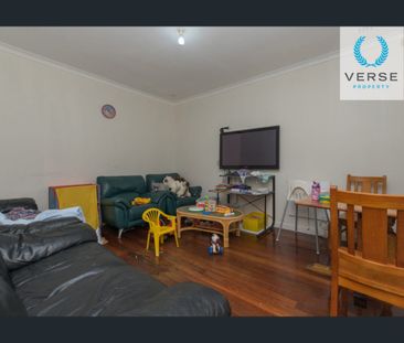 Family home with big backyard! - Photo 5