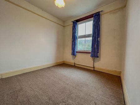 4/5 Bedroom House To Let - HP12 - Photo 5