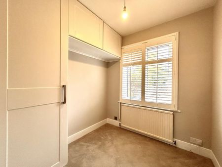 4 bedroom semi-detached house to rent - Photo 4