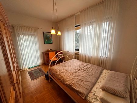 Großzügige 2-Zimmer-Wohnung mit umlaufenden Balkon, Terasse und mordernisiertem Bad - Photo 2
