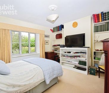 4 bedroom semi-detached house to rent - Photo 3