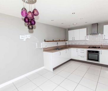 2 bedroom semi-detached house to rent - Photo 6