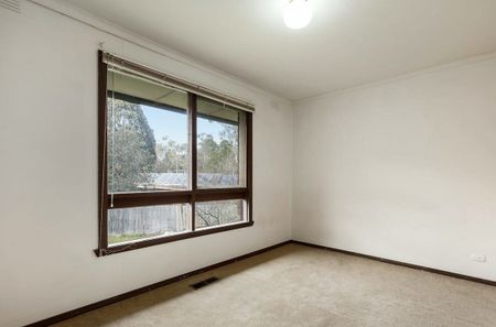 10 Highland Boulevard, Ringwood - Photo 2