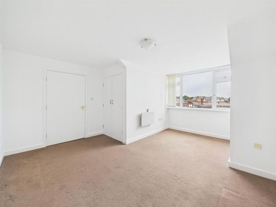 3 bedroom apartment to rent - Photo 1