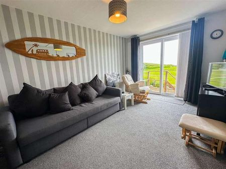 Sea Point, Barry, CF62 - Photo 3