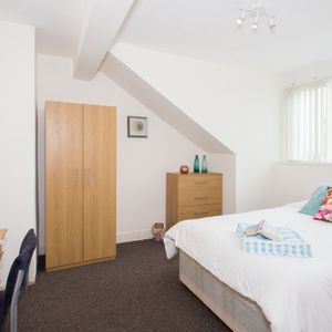 1 Winfield Grove, Woodhouse, Leeds, LS2 9BB - Photo 2