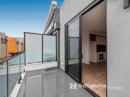 Modern Living with Convenience - Photo 4