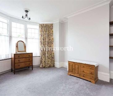 Riverway, Palmers Green, N13 - Photo 1