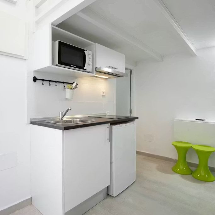 Calle de Santoña, Madrid, Community of Madrid 28026 - Photo 1