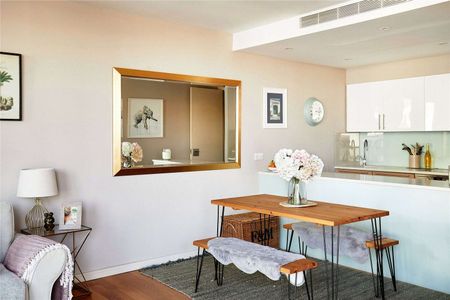 Eastfields Avenue, London, SW18 1LP - Photo 3