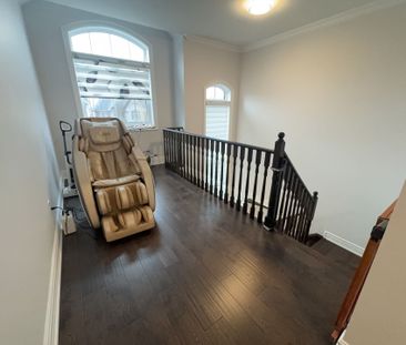 For Lease - 34 Manor Hampton Street, East Gwillimbury, Ontario - Photo 3