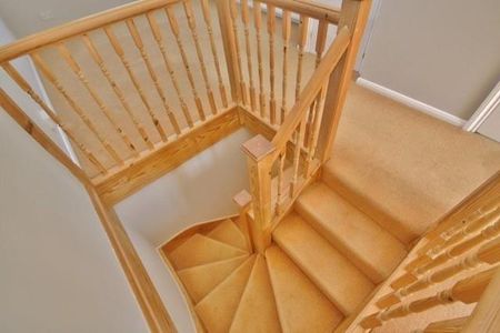 4 bedroom semi-detached house to rent - Photo 2