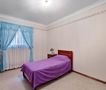 Charming Five-Bedroom Family Home for Rent in the Heart of Leura - Photo 4