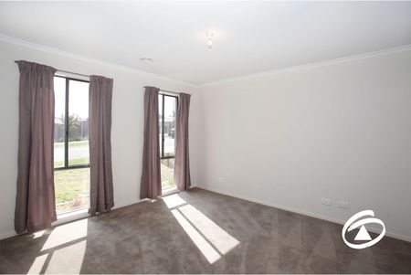 7 Doonie Way, 3810, Pakenham Vic - Photo 3