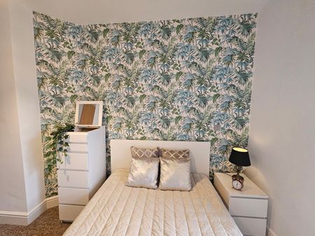 Room in a Shared House, Hollis Road, CV3 - Photo 4