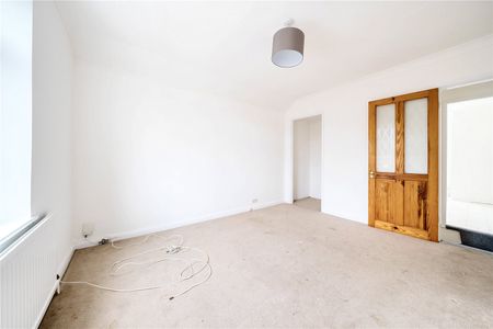 Pikes Hill, Epsom, Surrey, KT17 4EA - Photo 2