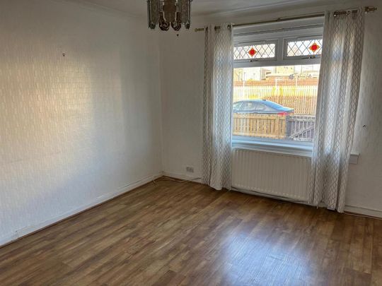 2 bedroom ground floor flat to rent - Photo 1