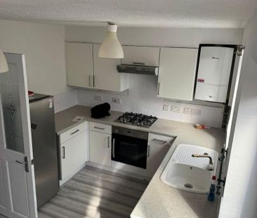 2 bedroom semi-detached house to rent - Photo 5