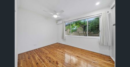 Classic Queenslander Charm on 405m² – Modern Comfort in a Leafy Kedron Setting - Photo 5