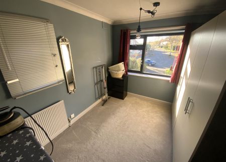 Links Drive, Solihull - Photo 4