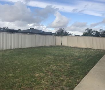 38 Cimmaron Way, KIALLA VIC 3631 - Photo 3