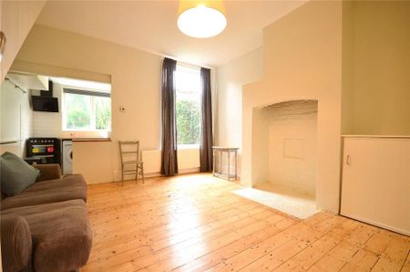 2 bedroom end of terrace house to rent - Photo 2