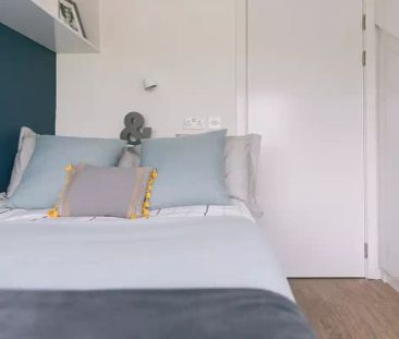 Classic 2 Bed Apartment - Photo 3
