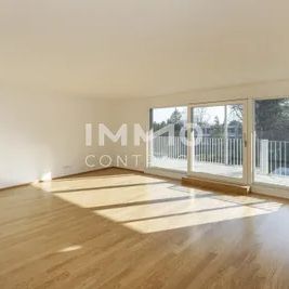 Luxuriöse DG Wohnung ohne Dachschrägen und 3 Terrassen! Grüne Ruhelage in den Weinbergen! - Photo 2