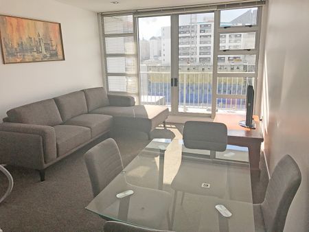 Large and sunny apartment north facing apartment - Photo 5