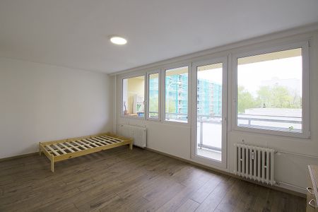 Pronájem bytu 1+kk v Praze 6, po rekonstrukci - Photo 3