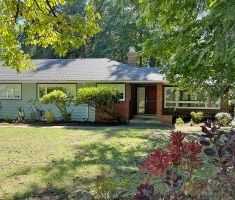 Sentinel Hill Unfurnished 5 Bed 3 Bath House For Rent at 390 MacBeth Cresent West Vancouver - Photo 2