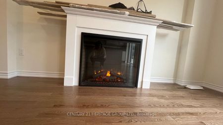 For Lease - 22 Blick Crescent, Aurora, Ontario - Photo 2