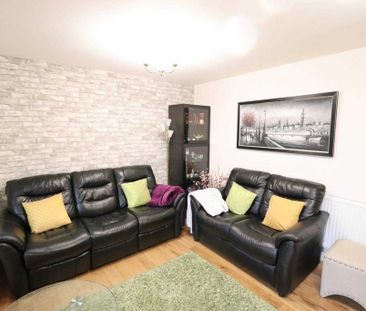 4 bedroom semi-detached house to rent - Photo 1